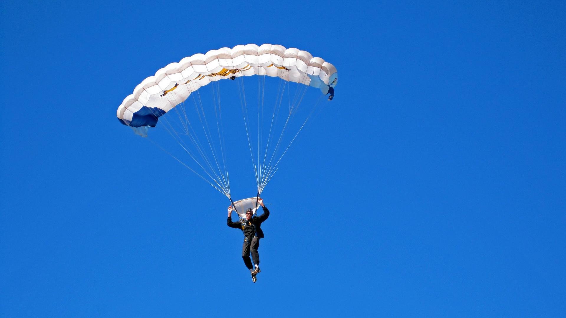 地方政府支持篮球建设推动全民健身，怎么让政府建个篮球场